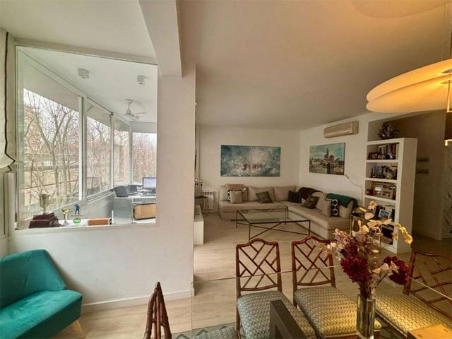 Piso en Alquiler en Calle de Manuel de Falla, 4 en Hispanoamérica - Bernabéu