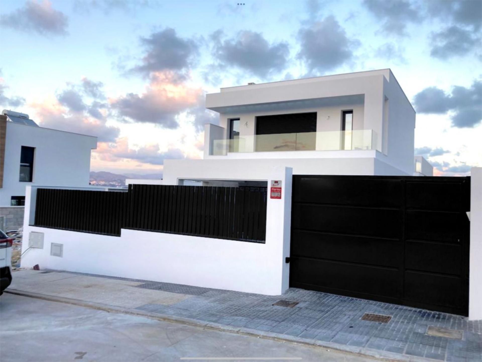 House or chalet for sale in Calle Santa Lucía, 12, Capellanía - Retamar Exterior view of House or chalet for sale in Alhaurín de la Torre with Air Conditioner, Terrace and Swimming Pool