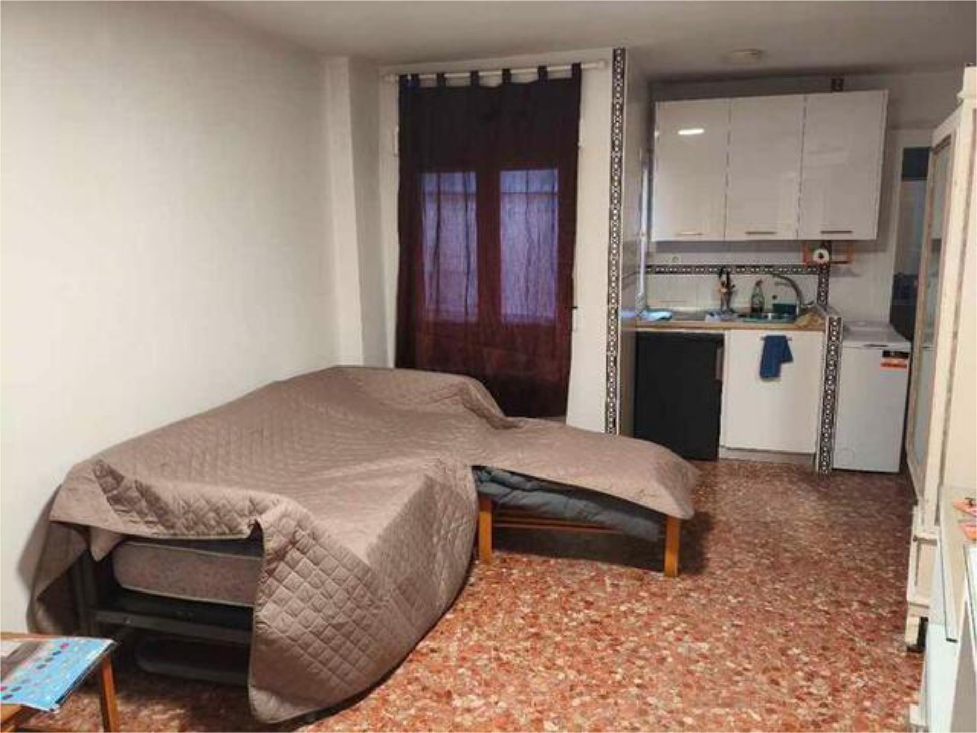 Dormitori de Estudi de lloguer en  Granada Capital