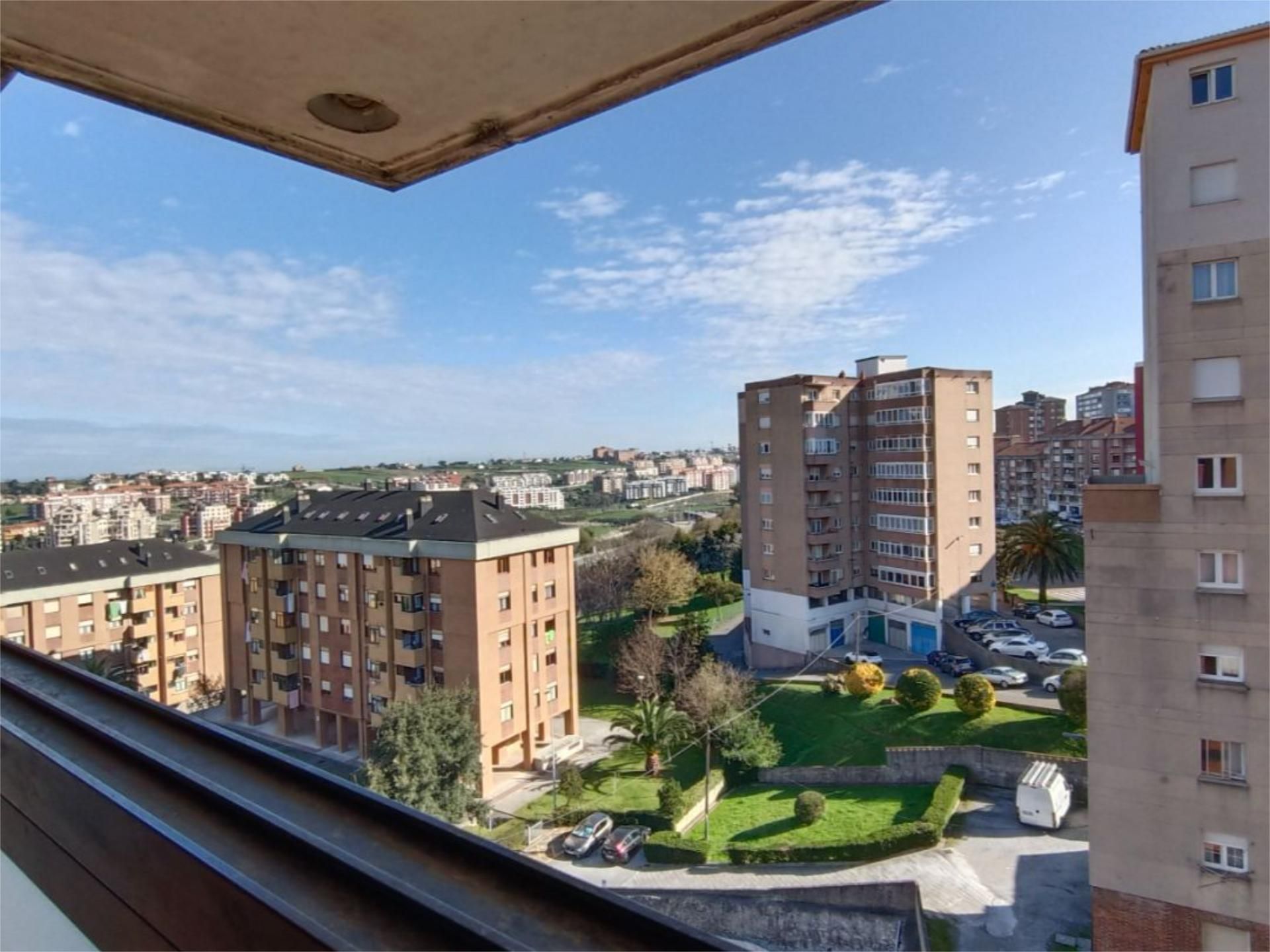 Vista exterior de Pis de lloguer en Santander amb Calefacció, Parquet i Terrassa