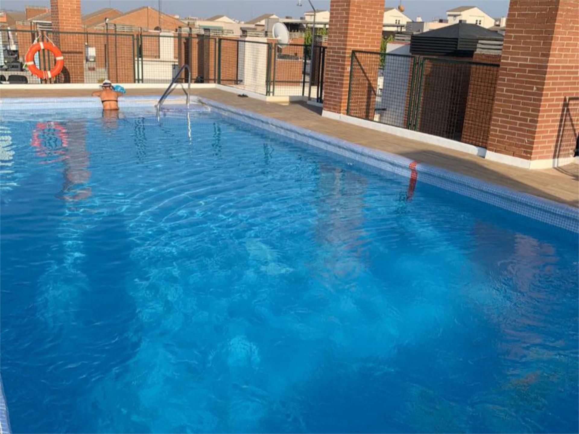 Piscina de Pis en venda en San Sebastián de los Reyes amb Terrassa i Piscina