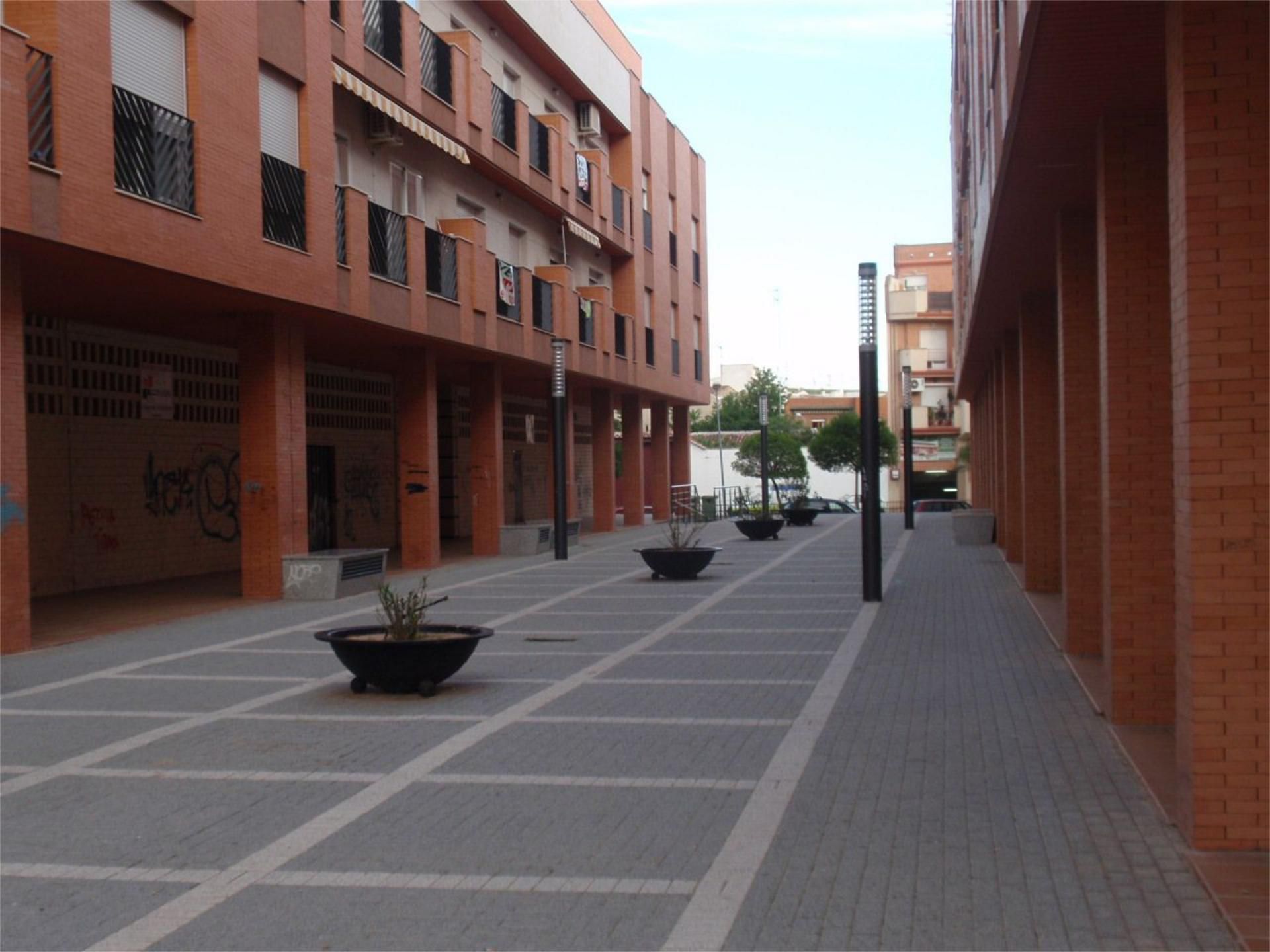 Vista exterior de Pis de lloguer en Valdepeñas amb Aire condicionat, Terrassa i Balcó