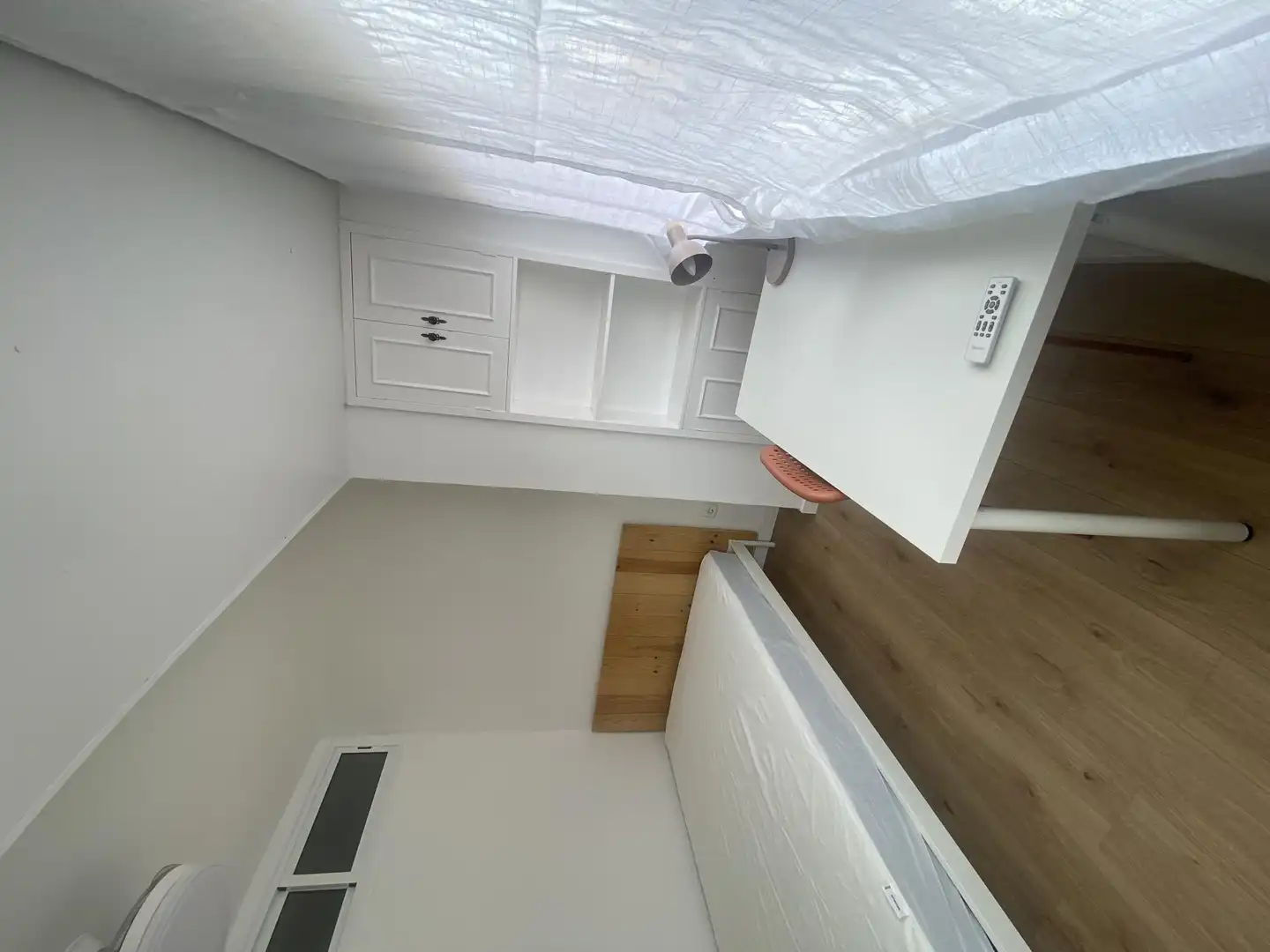 Bedroom of Flat for share in Terrassa  with Air Conditioner, Parquet flooring and Furnished