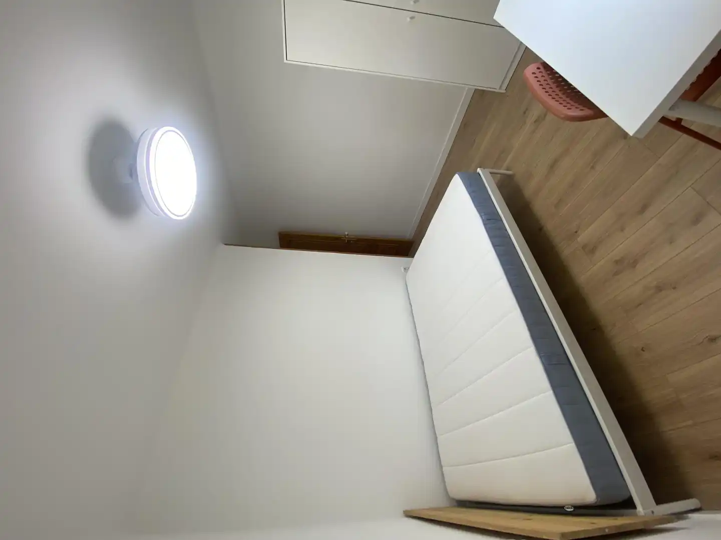 Bedroom of Flat for share in Terrassa  with Air Conditioner, Parquet flooring and Furnished