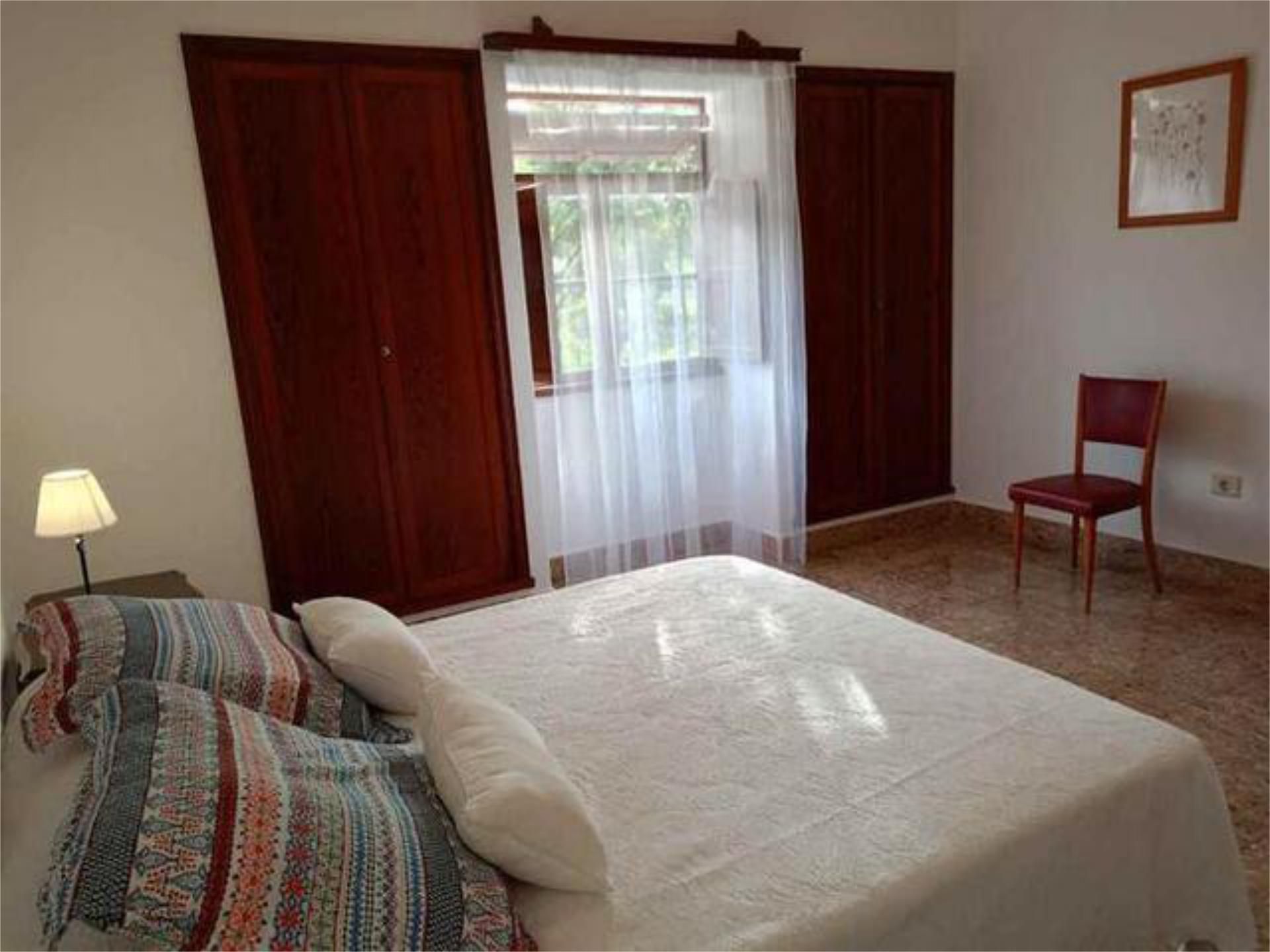Dormitori de Pis de lloguer en Las Palmas de Gran Canaria amb Jardí privat, Terrassa i Moblat