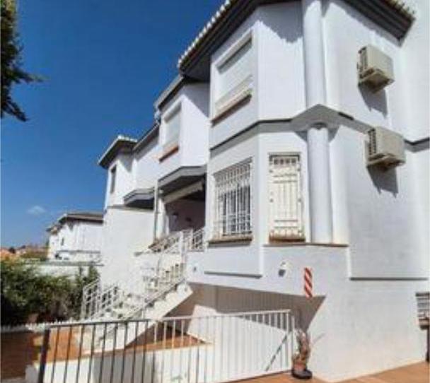 Casa adosada de lloguer a Albolote, Granada - imatge 1 Foto 1 de Casa adosada de lloguer a Albolote, Granada