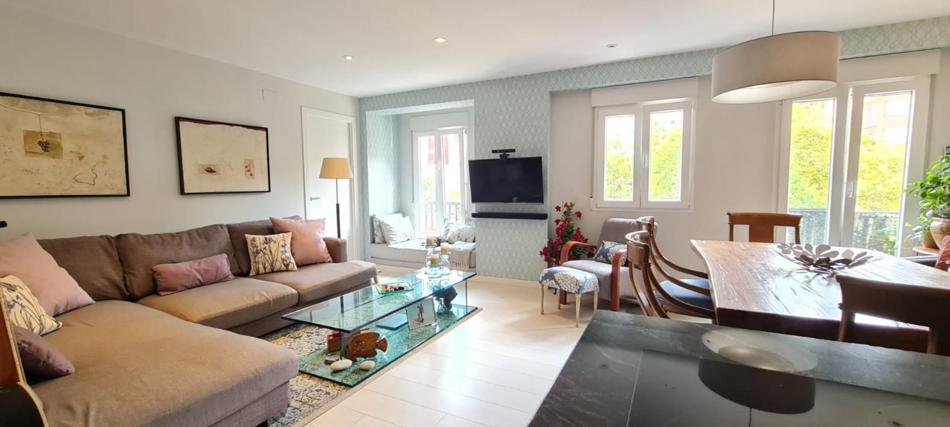 Living room of Flat for sale in  Valencia Capital  with Air Conditioner and Balcony