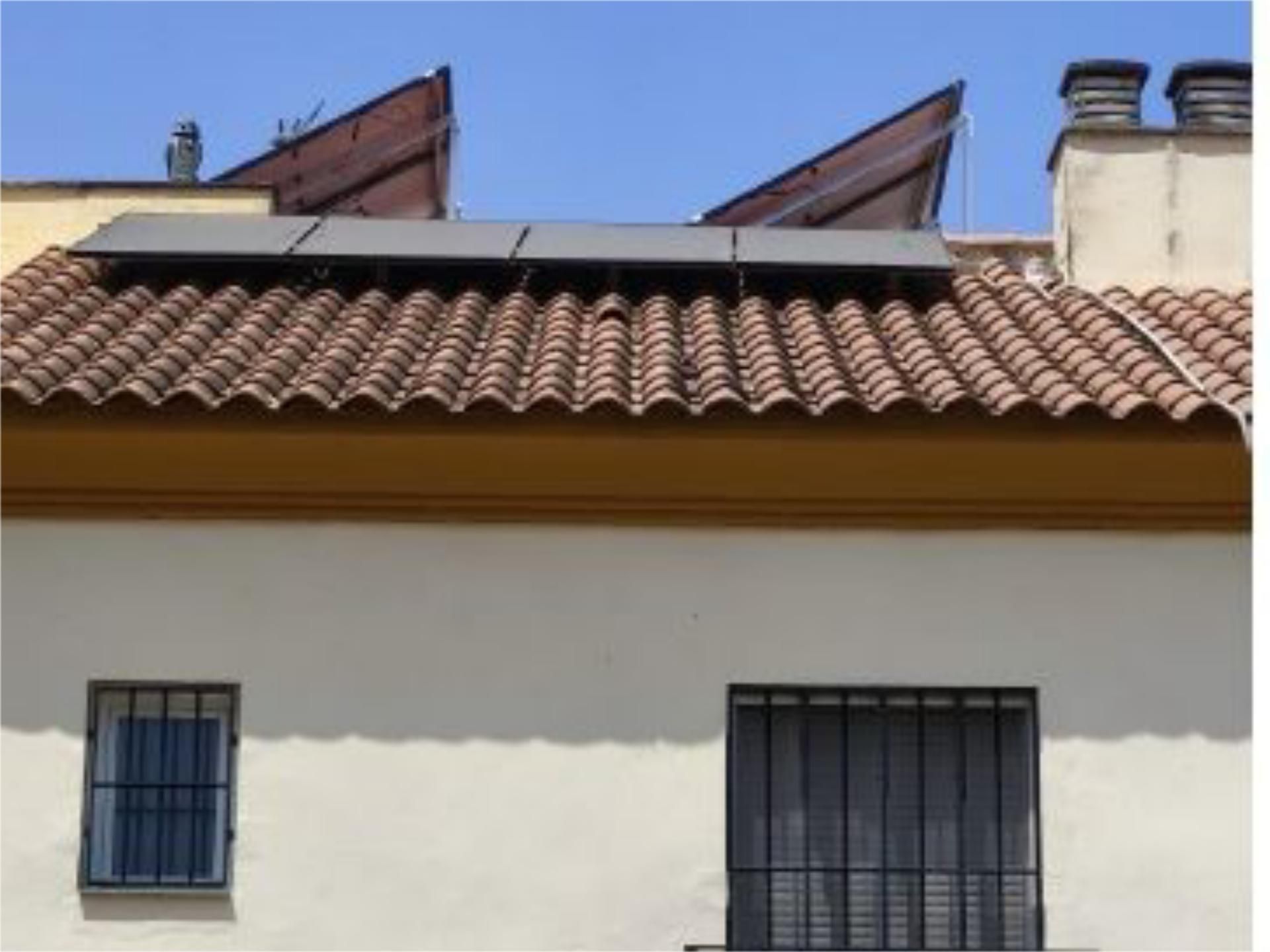Außenansicht von Einfamilien-Reihenhaus miete in  Sevilla Capital mit Klimaanlage, Terrasse und Abstellraum