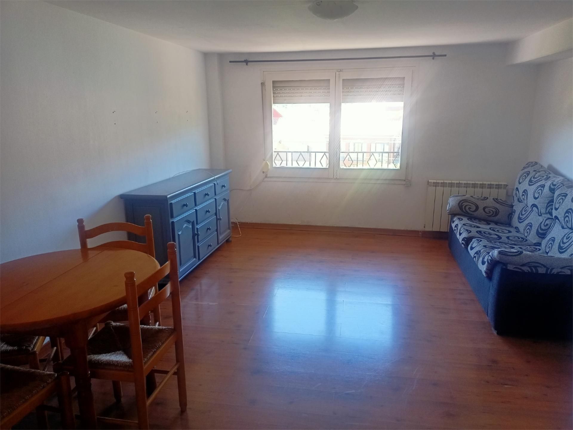 Bedroom of Flat to rent in Campdevànol  with Heating, Washing machine and Microwave