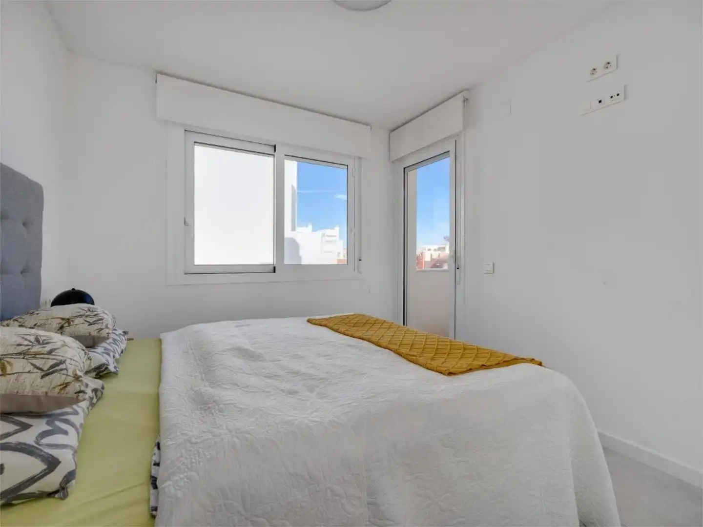 Flat for sale in Calle Francisco de Quevedo, 11, Aguas Nuevas Bedroom of Flat for sale in Torrevieja with Air Conditioner, Terrace and Swimming Pool