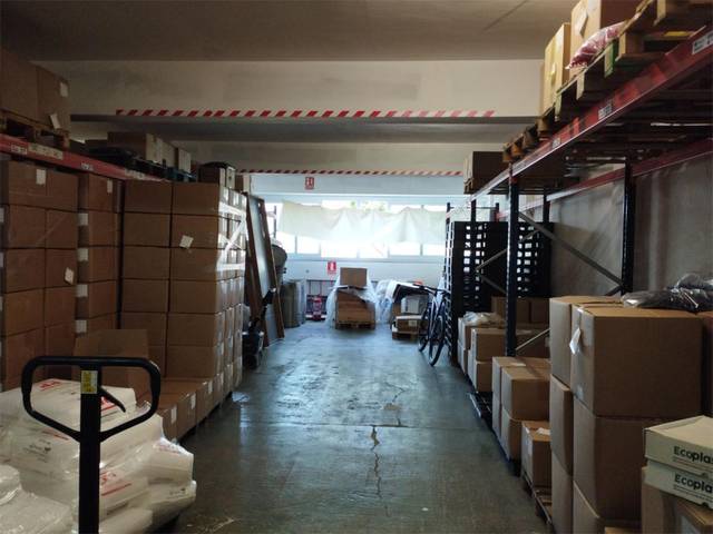 Nave industrial en Alquiler en Carrer de Potosí, 2 en El Bon Pastor