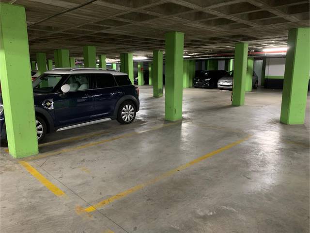 Garaje en Venta en Calle Fuente Cisneros, 78 en Parque Oeste - Fuente Cisneros