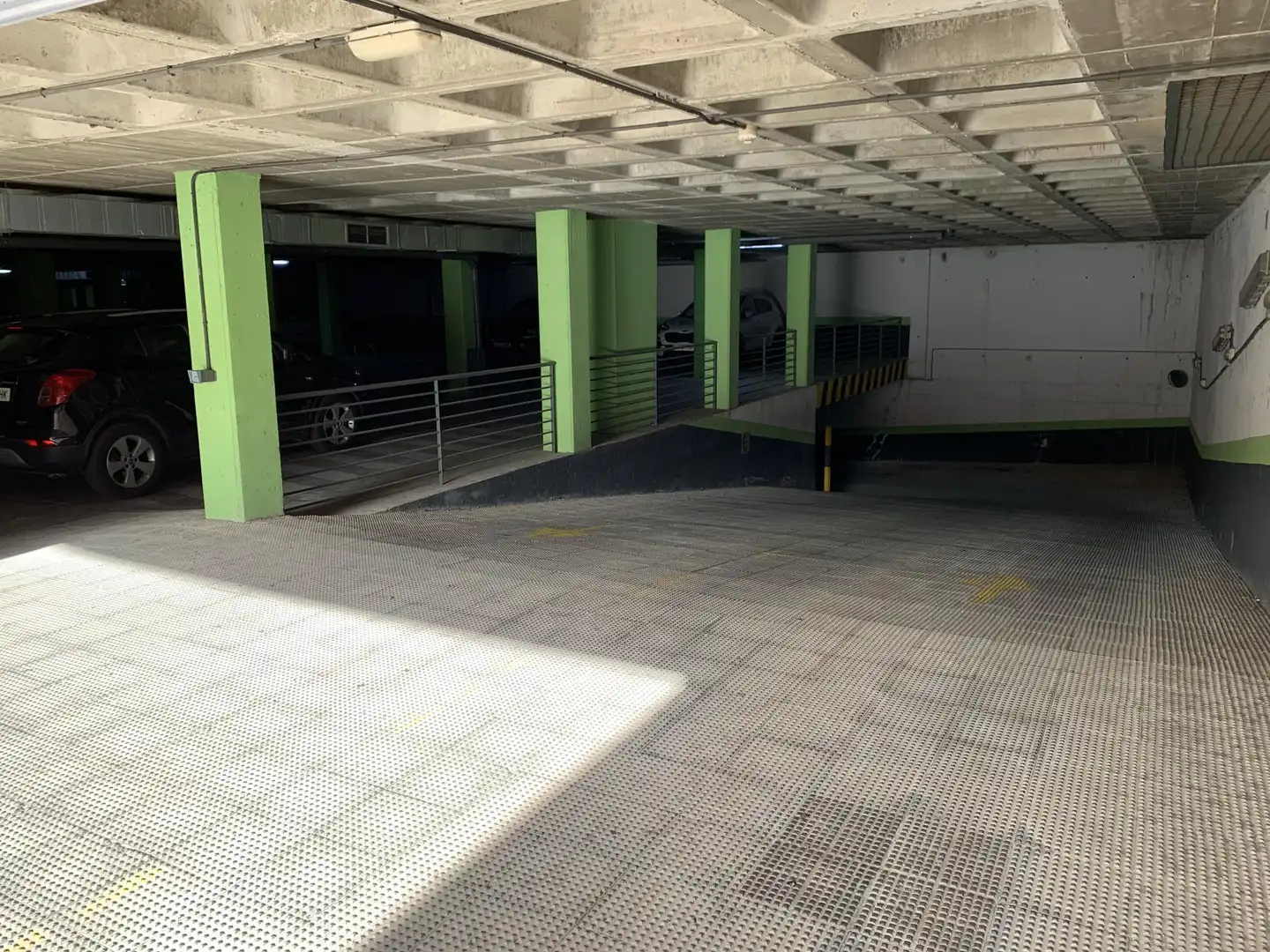Garage for sale in Calle Fuente Cisneros, 78, Parque Oeste - Fuente Cisneros Parking of Garage for sale in Alcorcón