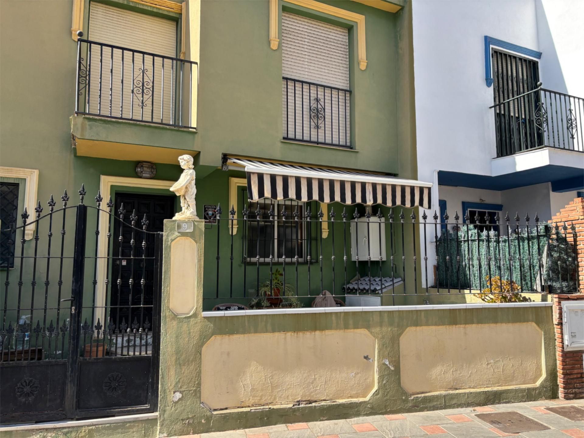 Vista exterior de Pis en venda en Fuengirola amb Jardí privat, Terrassa i Traster