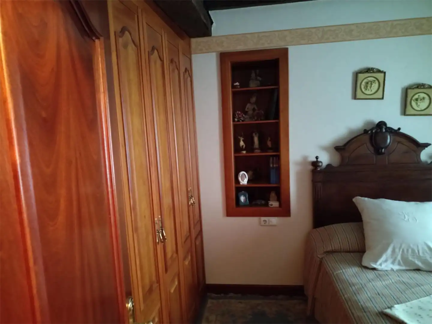 Casa adosada en venda a Elizburu Kalea, 12, Elorrio Dormitori de Casa adosada en venda en Elorrio amb Terrassa i Balcó