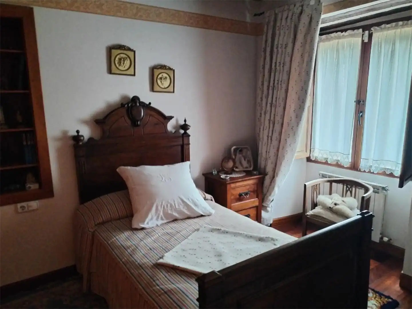Casa adosada en venda a Elizburu Kalea, 12, Elorrio Dormitori de Casa adosada en venda en Elorrio amb Terrassa i Balcó