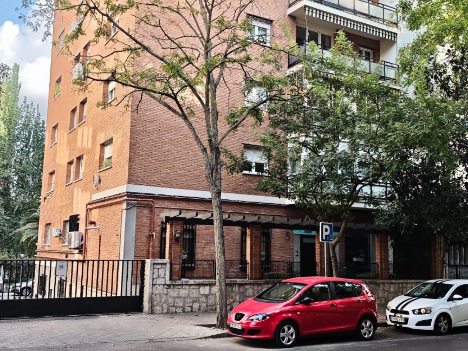 Vista exterior de Piso en venta en  Madrid Capital con Aire acondicionado, Calefacción y Parquet