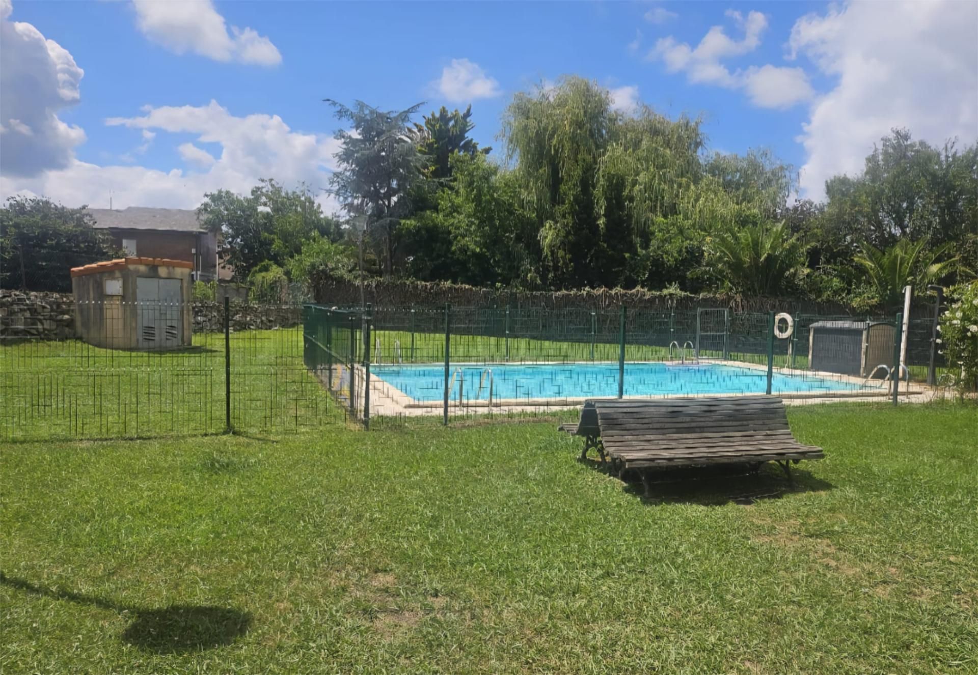 Piscina de Pis en venda en Santa Cruz de Bezana amb Terrassa, Piscina i Balcó