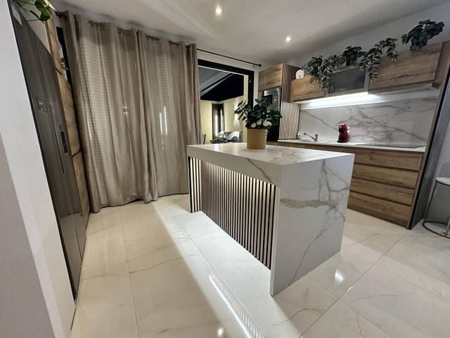 Casa adosada en Venta en Calle Cienfuegos, 42 en El Tablero