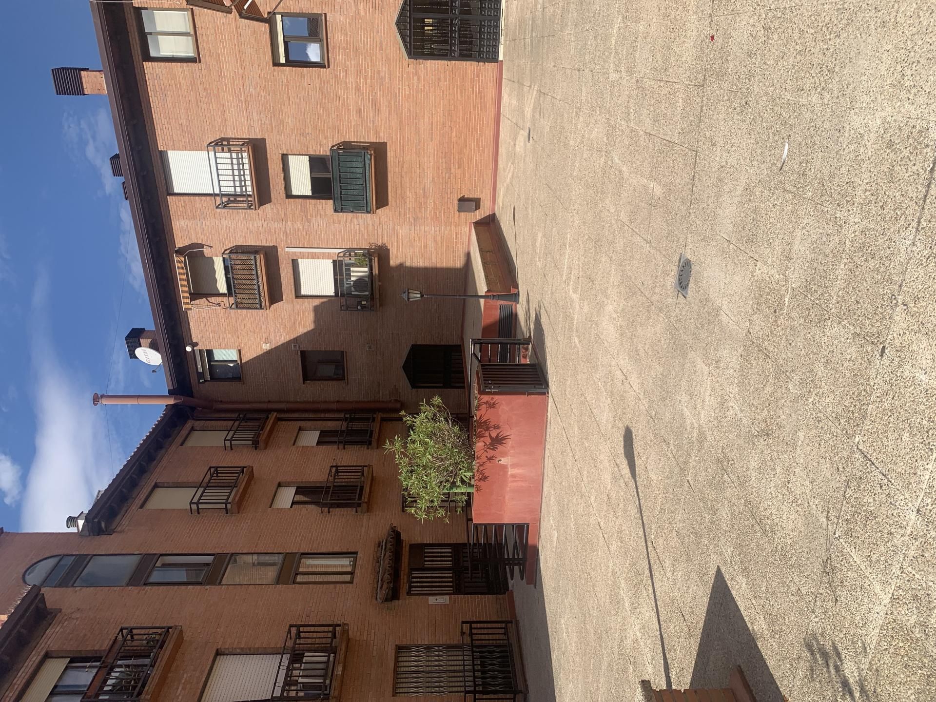 Exterior view of Study for sale in Alcalá de Henares  with Air Conditioner, Furnished and Video intercom