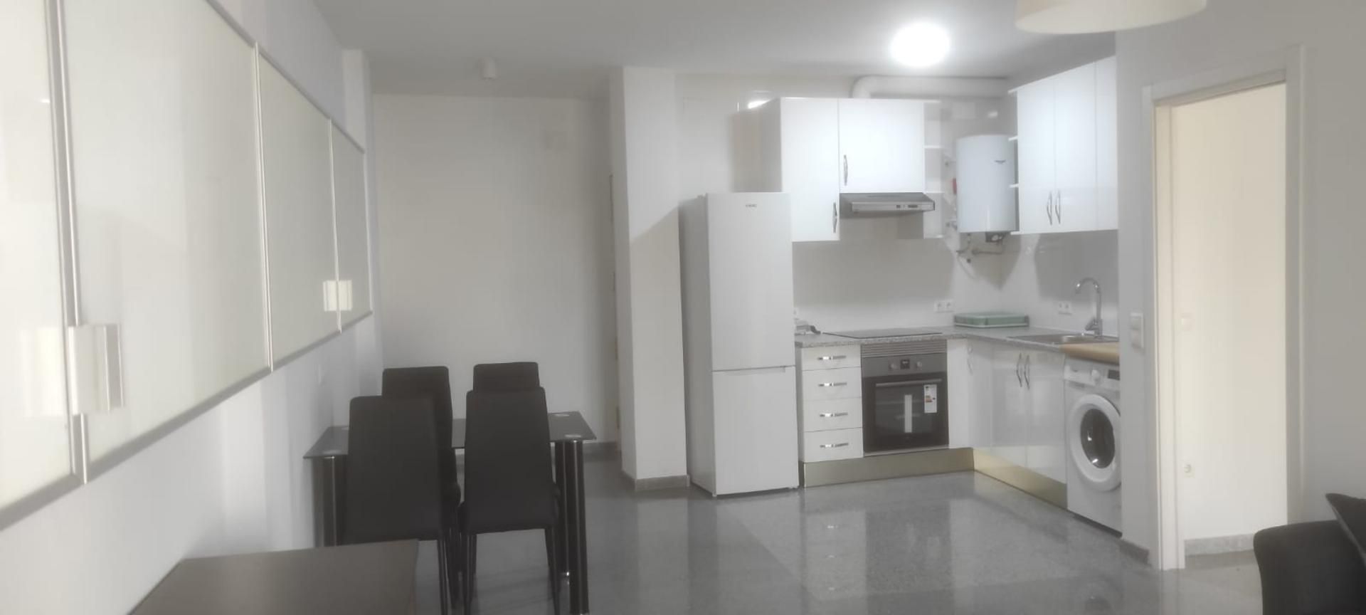 Cuina de Pis de lloguer en Fuente Palmera amb Aire condicionat, Calefacció i Moblat