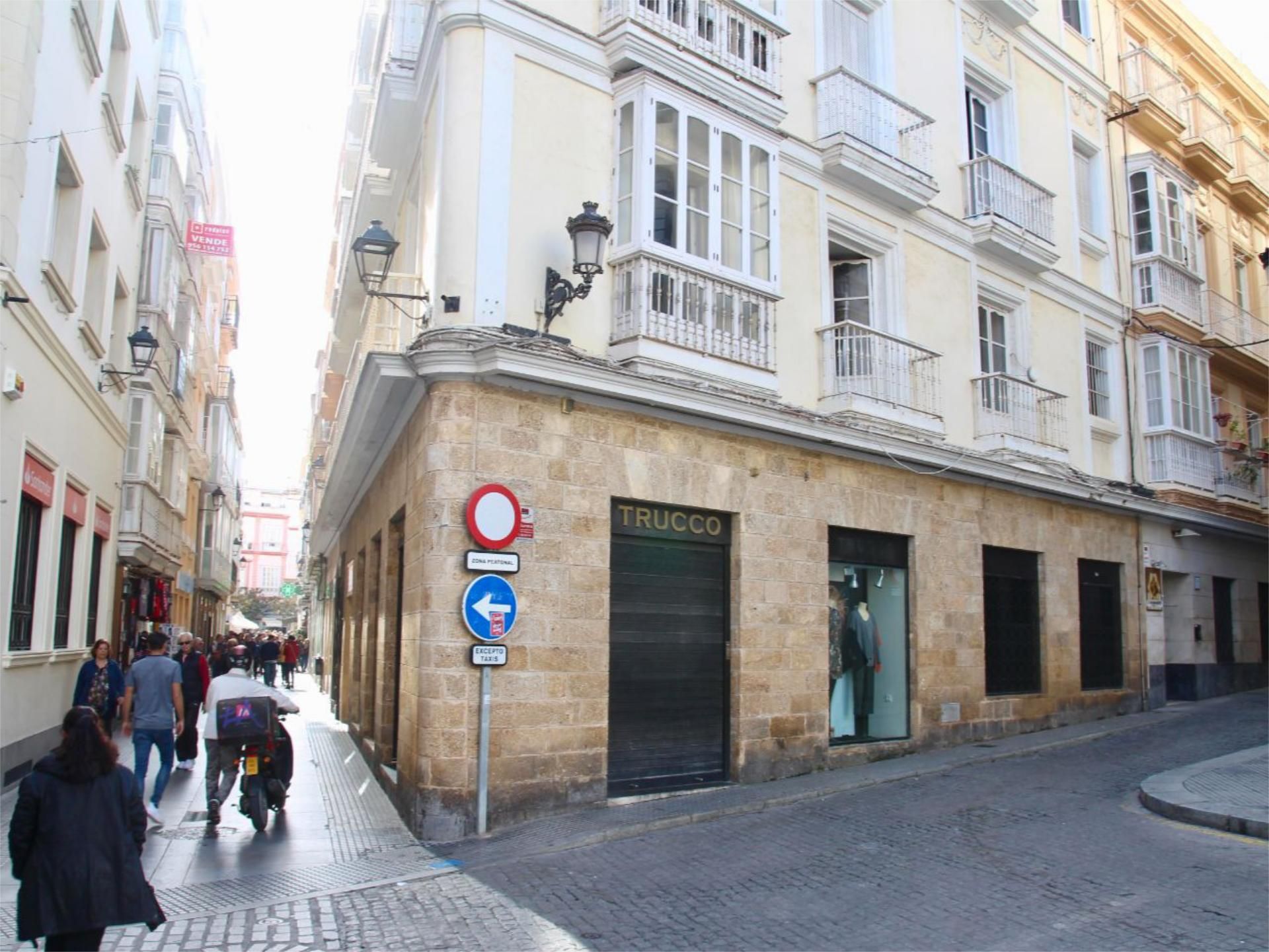 Exterior view of Flat to rent in  Cádiz Capital  with Air Conditioner, Furnished and Balcony