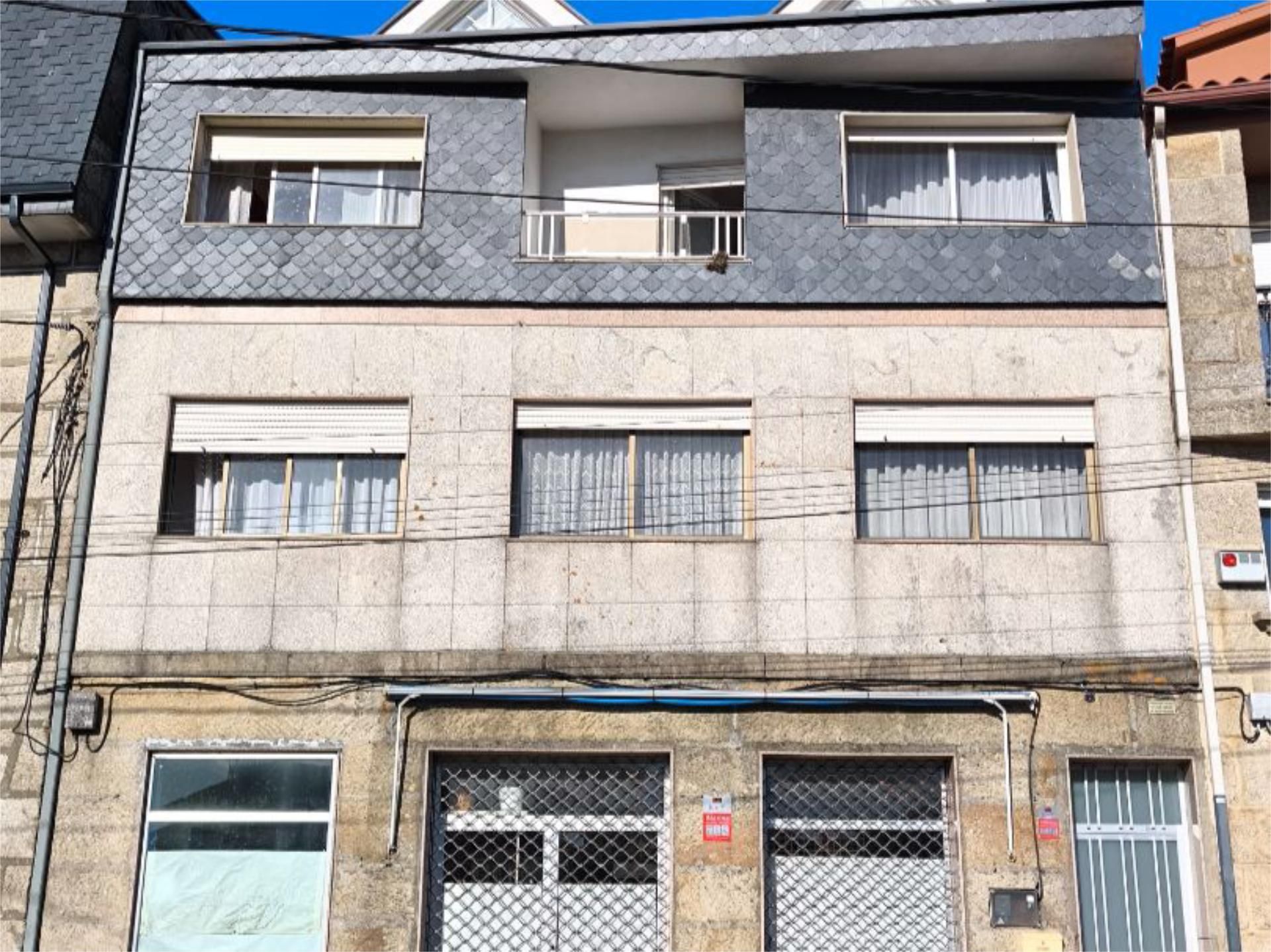 Exterior view of Single-family semi-detached for sale in Vigo   with Terrace and Balcony