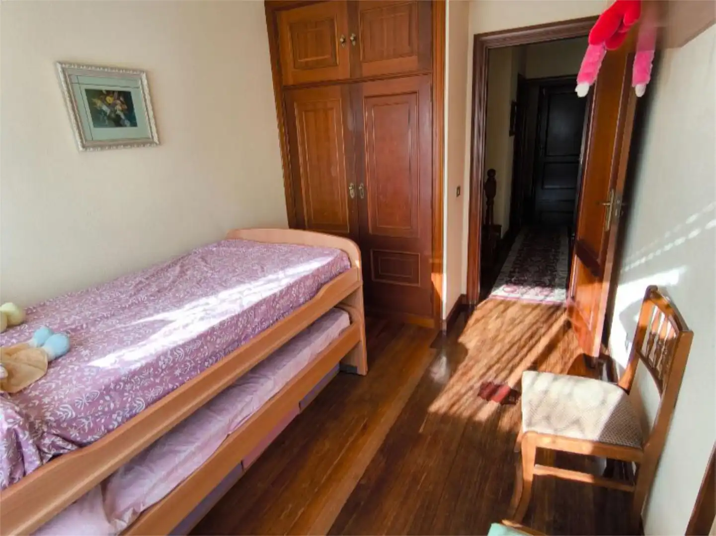 Casa adosada en venta en Rúa de Leonardo Alonso, 16, Comesaña - Matamá Habitación de Casa adosada en venta en Vigo con Calefacción, Parquet y Terraza
