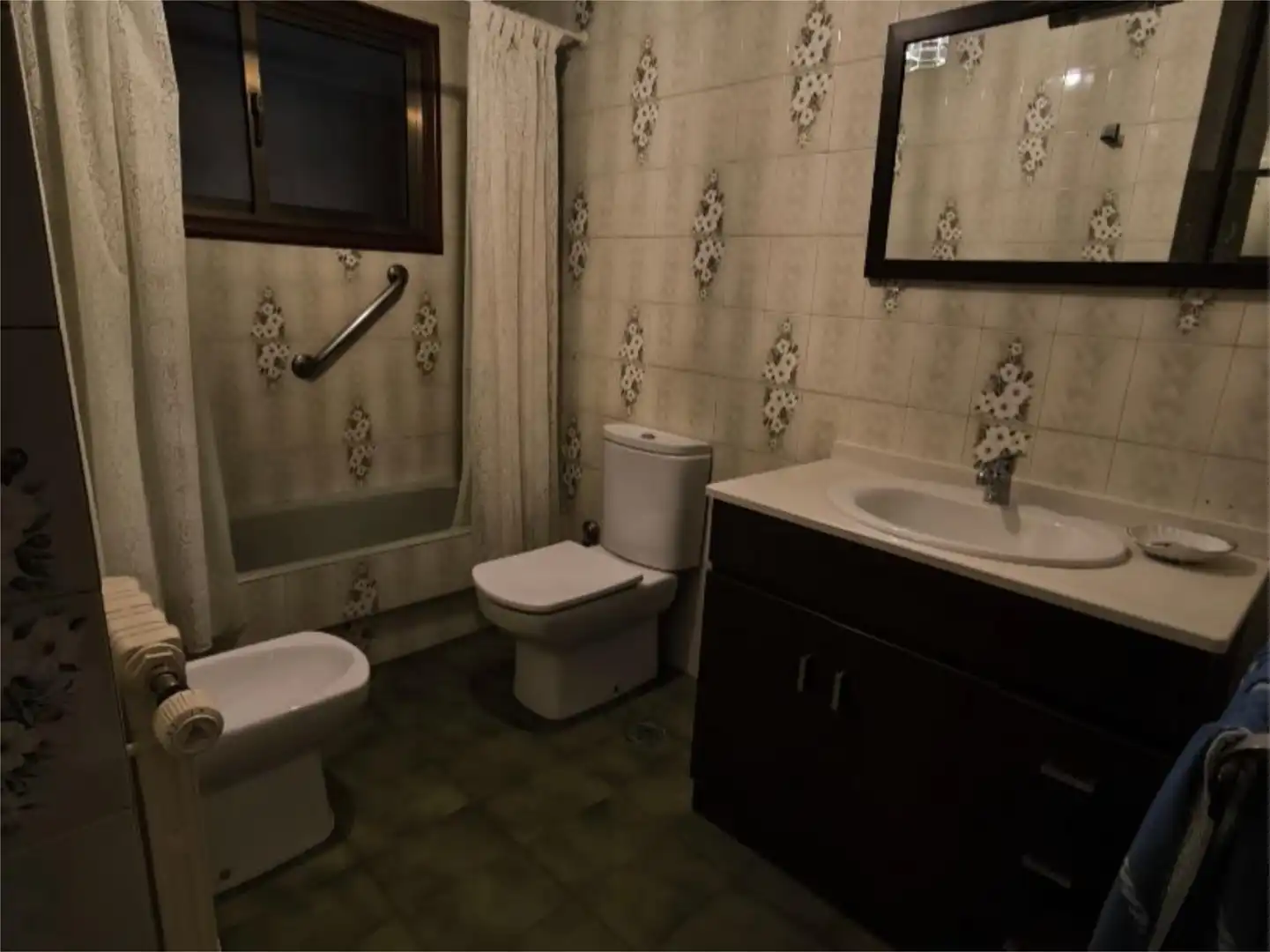 Casa adosada en venta en Rúa de Leonardo Alonso, 16, Comesaña - Matamá Baño de Casa adosada en venta en Vigo con Calefacción, Parquet y Terraza