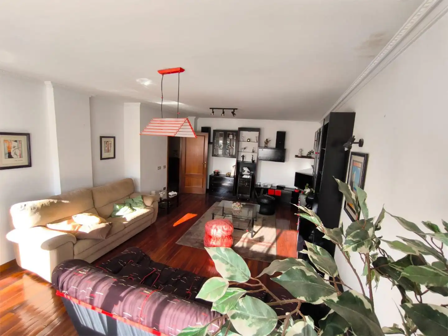 Casa adosada en venta en Rúa de Leonardo Alonso, 16, Comesaña - Matamá Sala de estar de Casa adosada en venta en Vigo con Calefacción, Parquet y Terraza