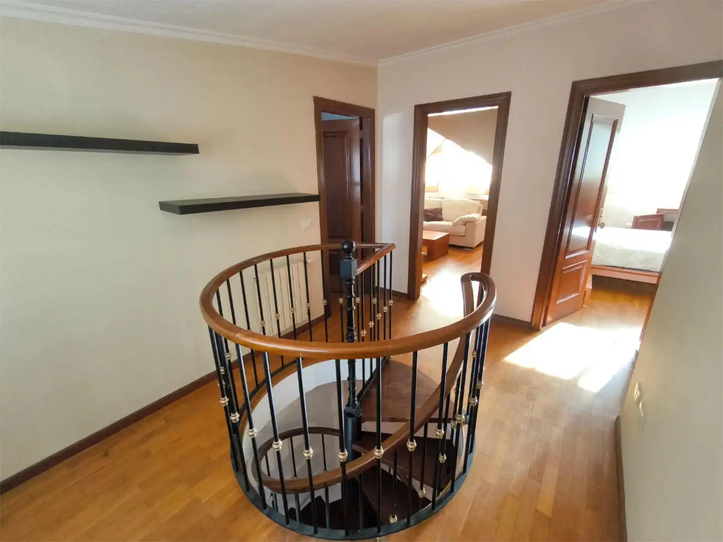 Casa adosada en venta en Rúa de Leonardo Alonso, 16, Comesaña - Matamá Casa adosada en venta en Vigo con Calefacción, Parquet y Terraza
