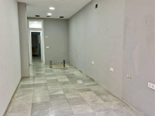 Local comercial en Alquiler en Calle Baltasar Gracián, 5B en San Pablo