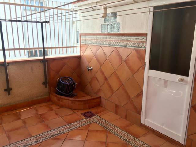 Piso en Alquiler en Calle Flor de Tomillo, 1 en Colores -  Entreparques