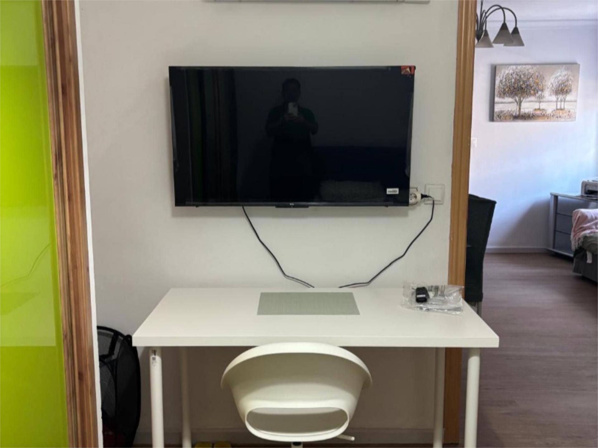 Flat to share in Calle Azorín, 183, La Plata Flat to share in Sevilla Capital with Air Conditioner, Heating and Furnished