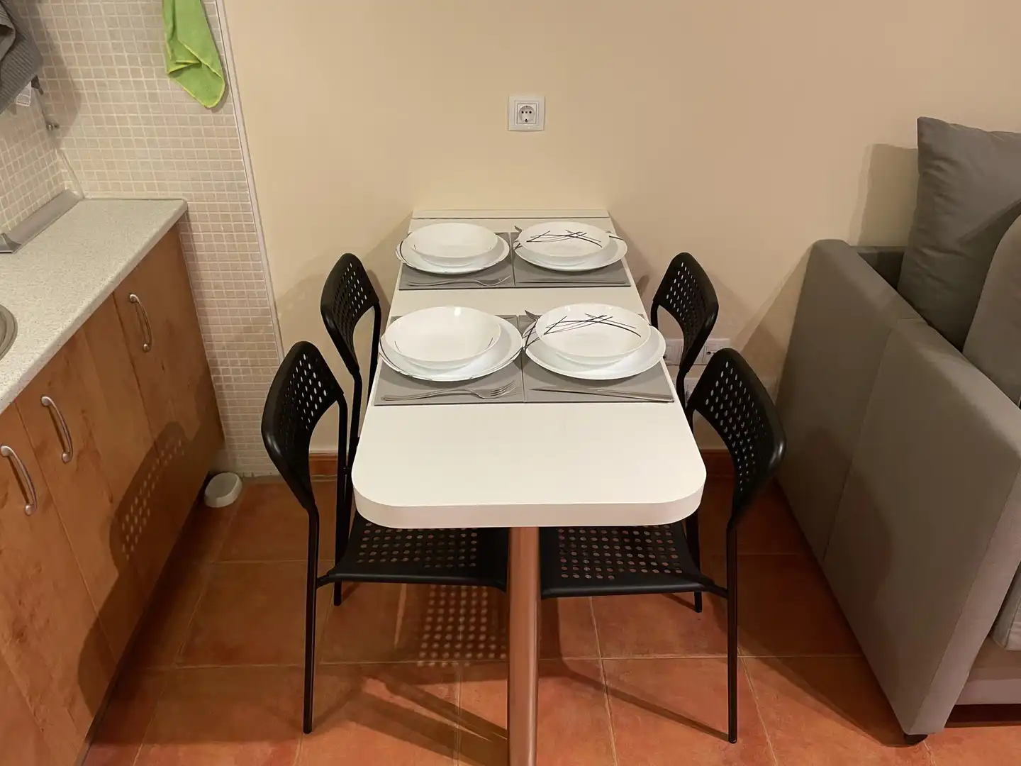 Apartamento de alquiler en Plaza Pradollano, Zona baja Comedor de Apartamento de alquiler en Sierra Nevada con Calefacción, Amueblado y Parking comunitario