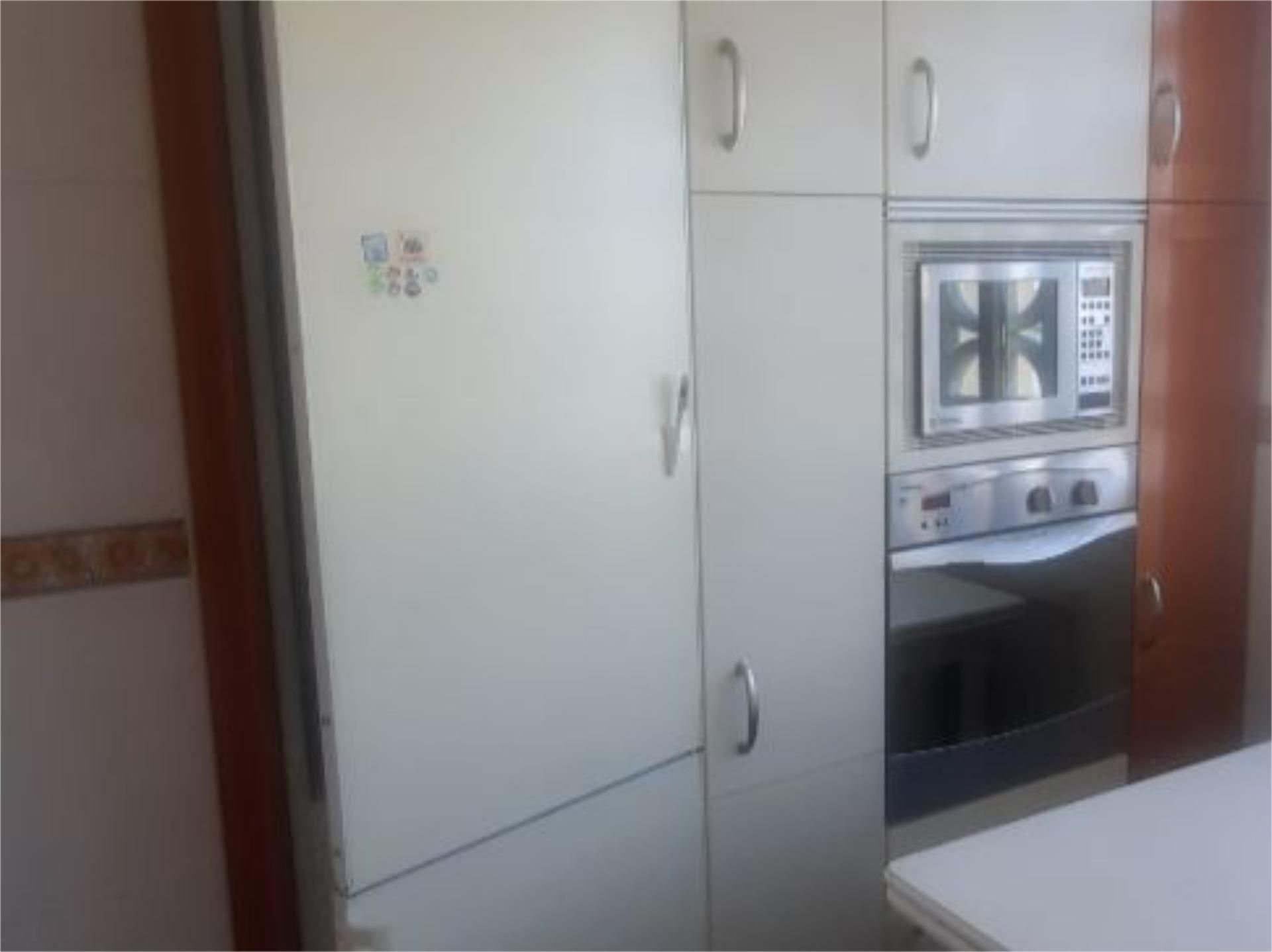 Cuina de Pis de lloguer en  Zaragoza Capital amb Aire condicionat i Balcó