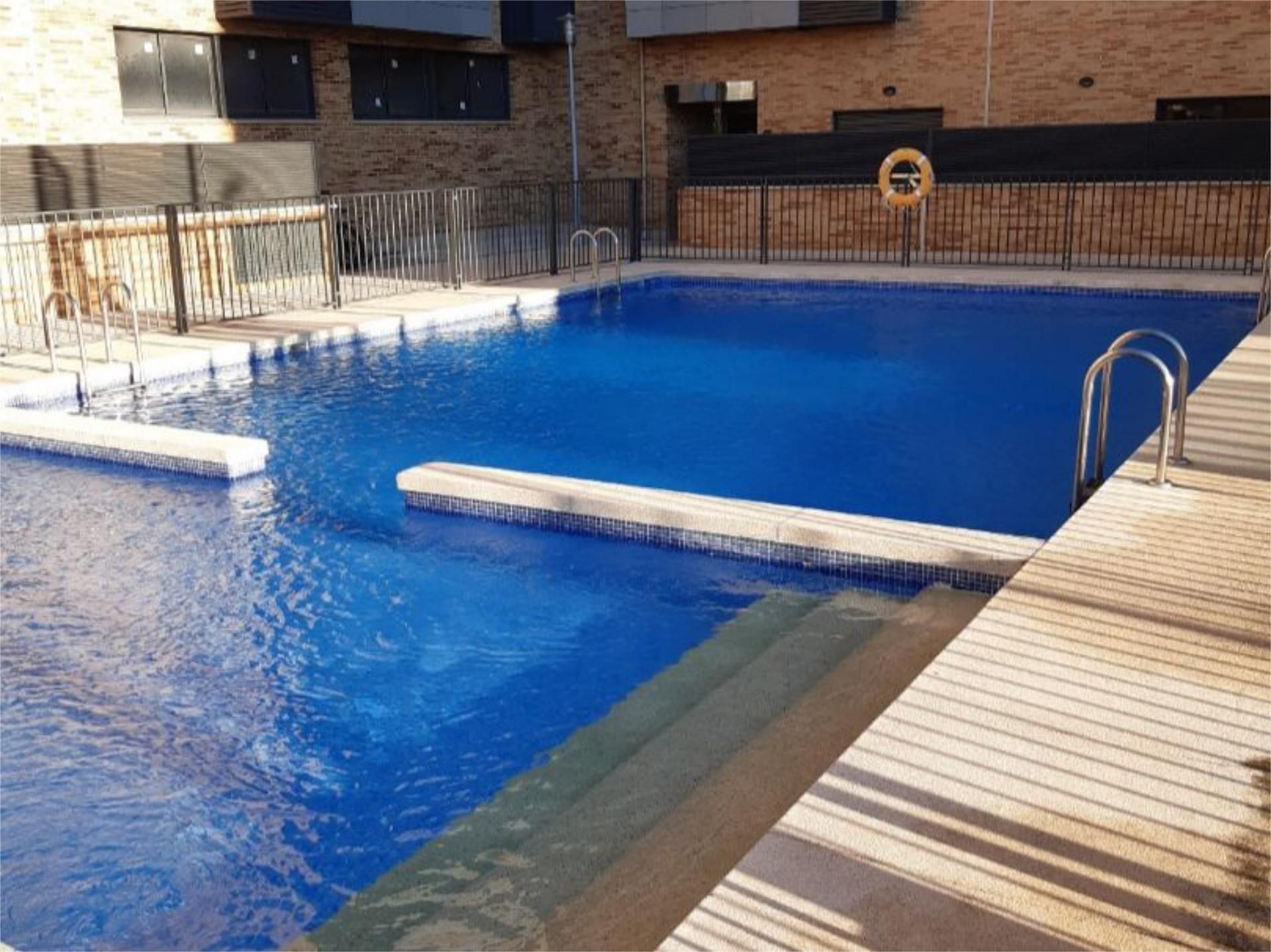 Swimming pool of Flat to rent in  Logroño  with Air Conditioner, Heating and Parquet flooring