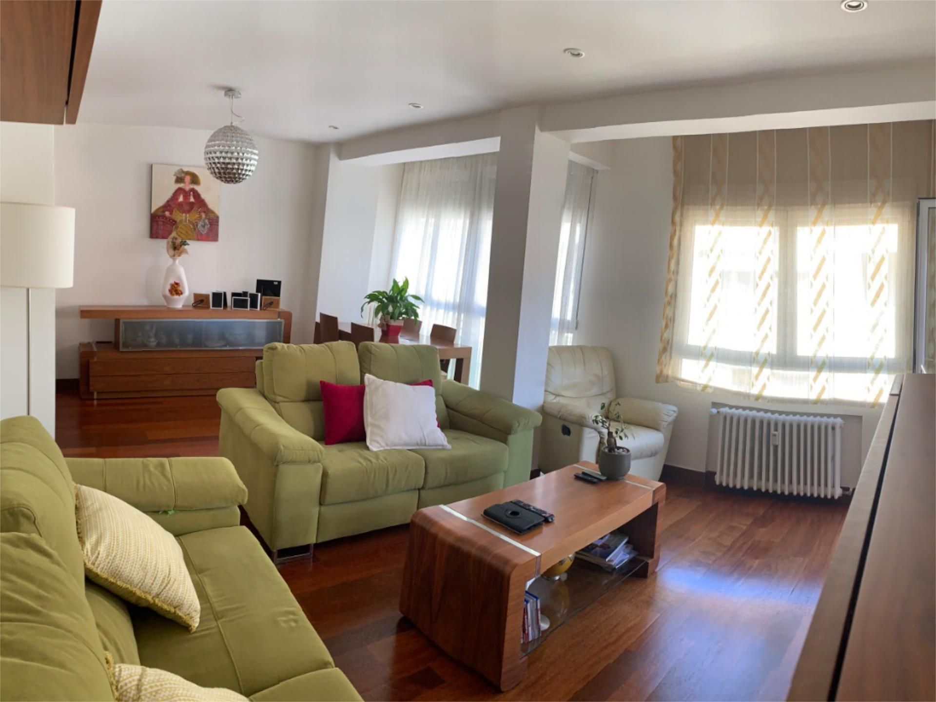 Sala d'estar de Pis en venda en  Albacete Capital amb Aire condicionat i Balcó