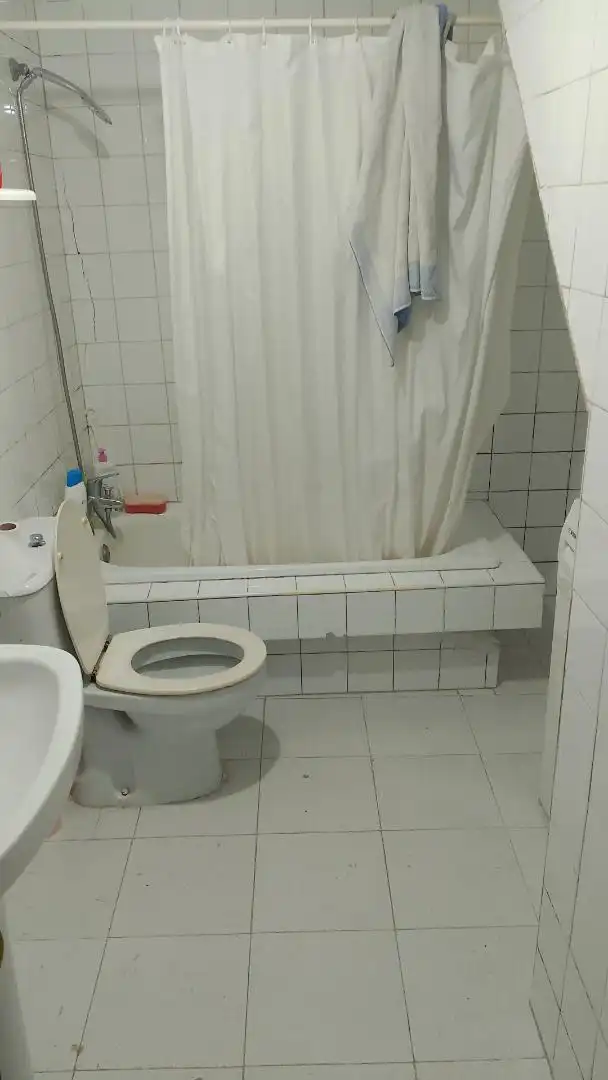 Bathroom of Flat for share in Ribadeo  with Terrace, Washing machine and TV