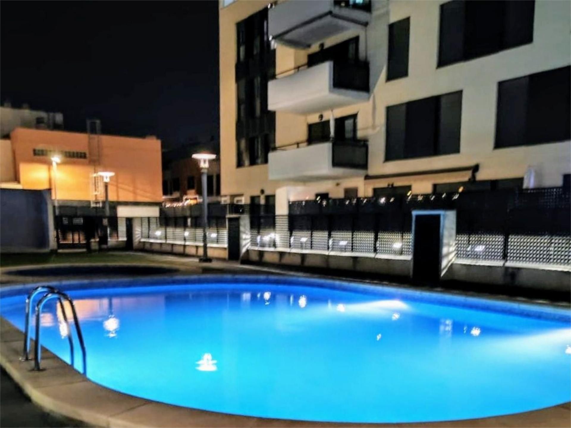 Piscina de Pis en venda en La Pobla de Vallbona amb Aire condicionat, Terrassa i Piscina