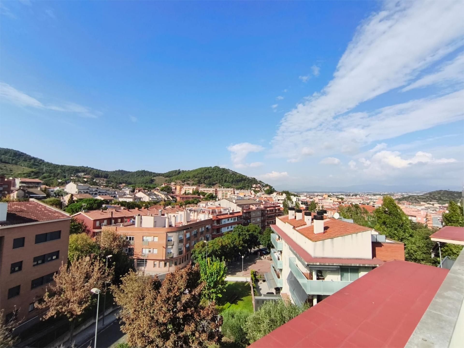 Vista exterior de Pis en venda en Montornès del Vallès amb Aire condicionat, Terrassa i Balcó