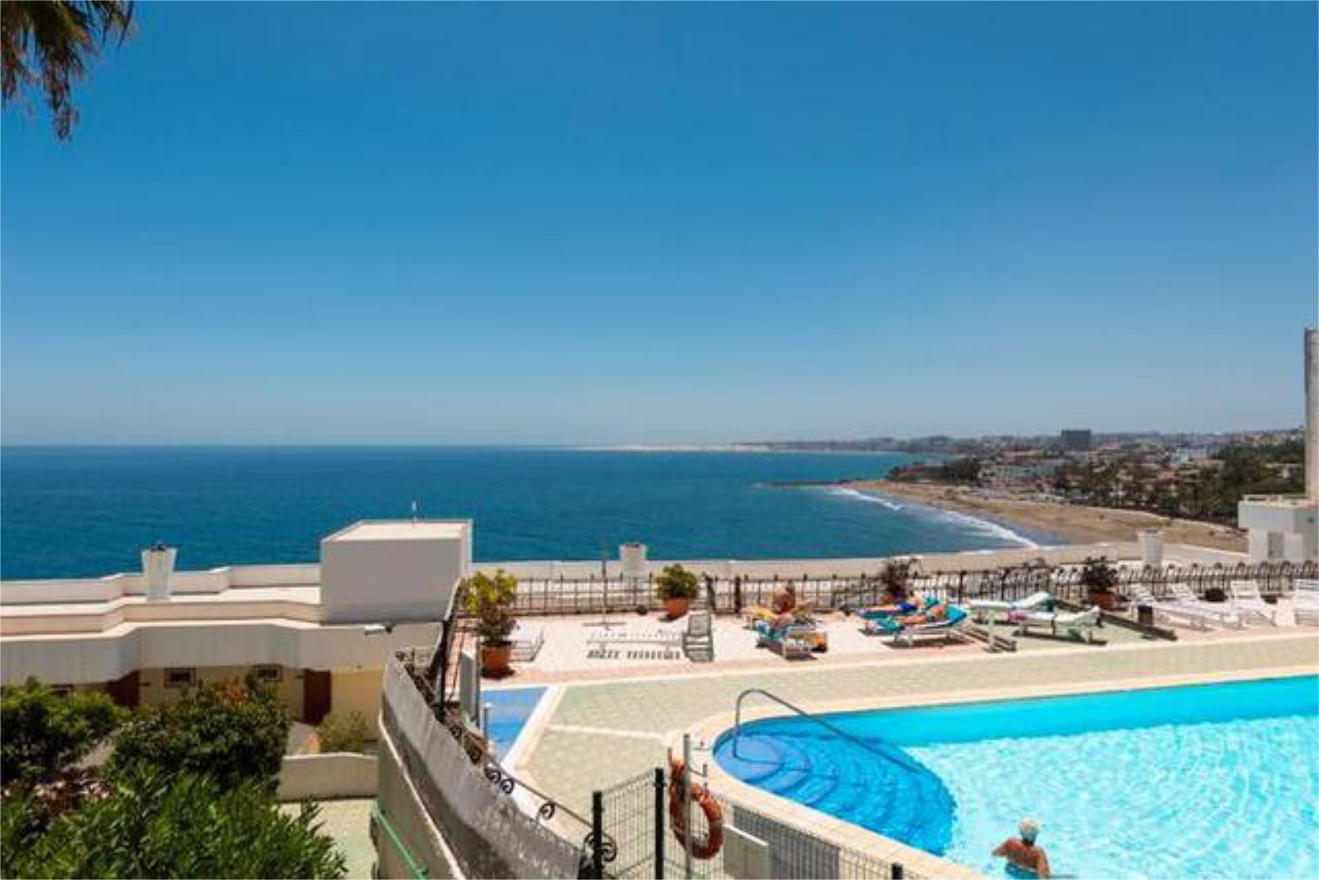 Piscina de Estudi de lloguer en San Bartolomé de Tirajana amb Terrassa i Piscina