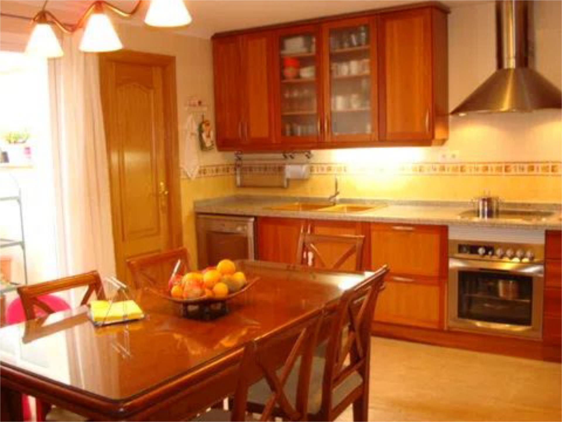 Cuina de Casa adosada en venda en Alzira amb Aire condicionat i Terrassa