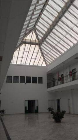 Local comercial en Alquiler en Urbadiez - Entrepuentes