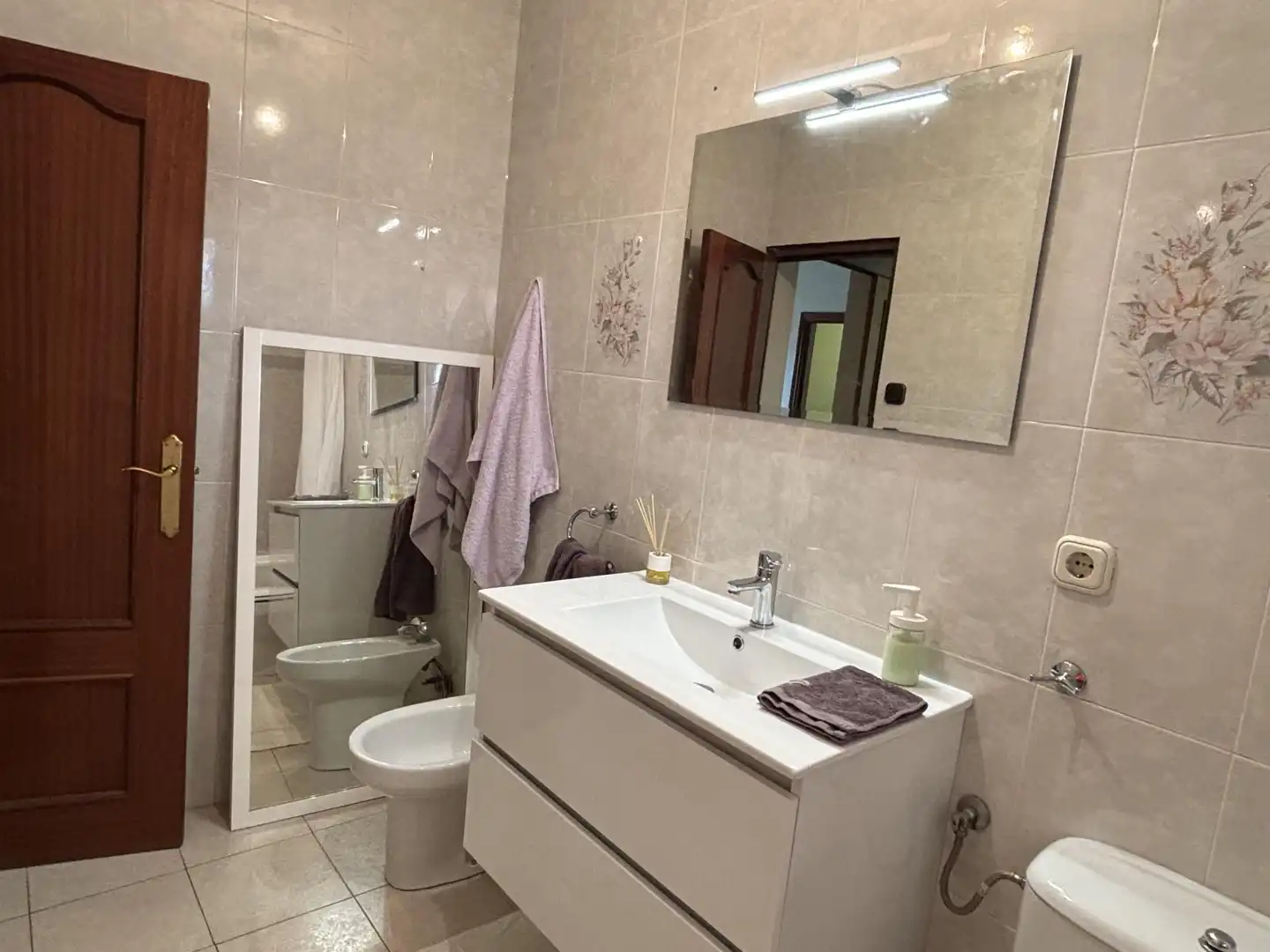 Badezimmer von Wohnung zum Verkauf in Moraleja mit Klimaanlage, Terrasse und Abstellraum