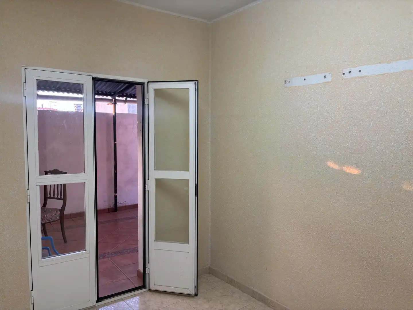 Wohnung zum Verkauf in Moraleja mit Klimaanlage, Terrasse und Abstellraum