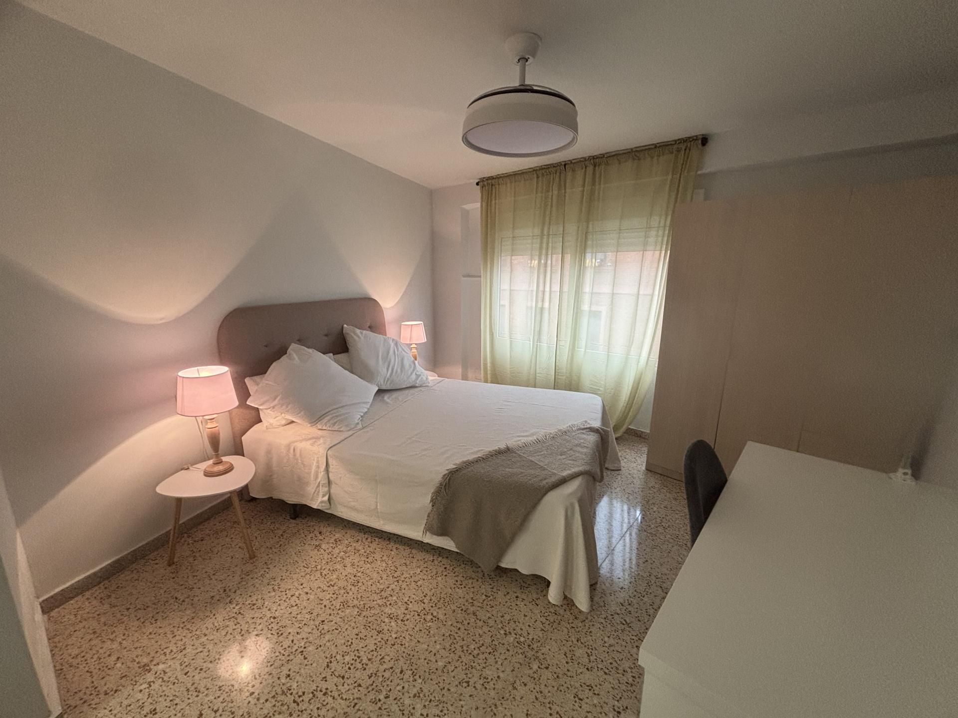 Habitación de Loft de alquiler en Burjassot con Amueblado