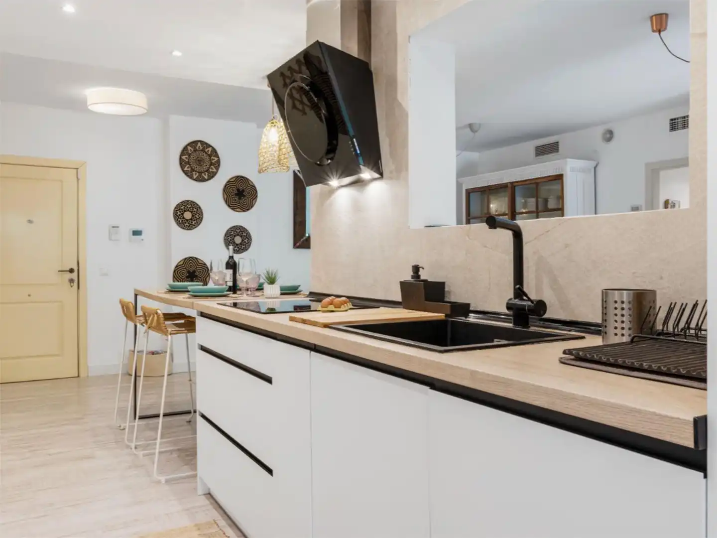 Flat for rent in Calle Oceano, 1, Romana Playa Kitchen of Flat for rent in Marbella with Air Conditioner, Private garden and Parquet flooring
