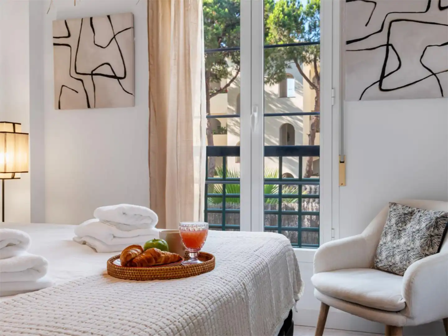 Flat for rent in Calle Oceano, 1, Romana Playa Bedroom of Flat for rent in Marbella with Air Conditioner, Private garden and Parquet flooring