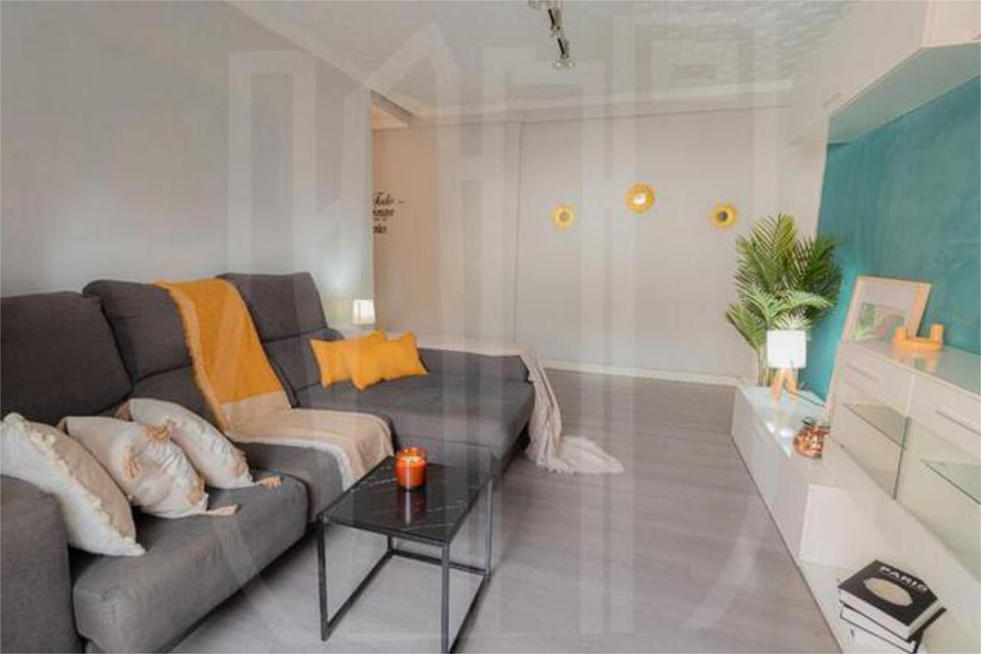 Living room of Flat for sale in  Madrid Capital